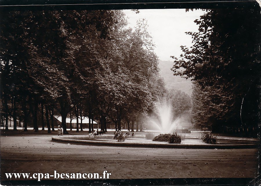BESANÇON - Bassin de la Promenade Chamars